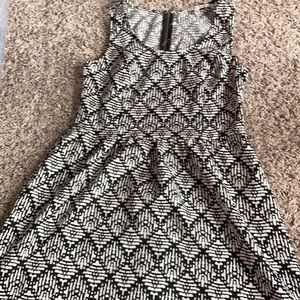 Black and white patterned dress